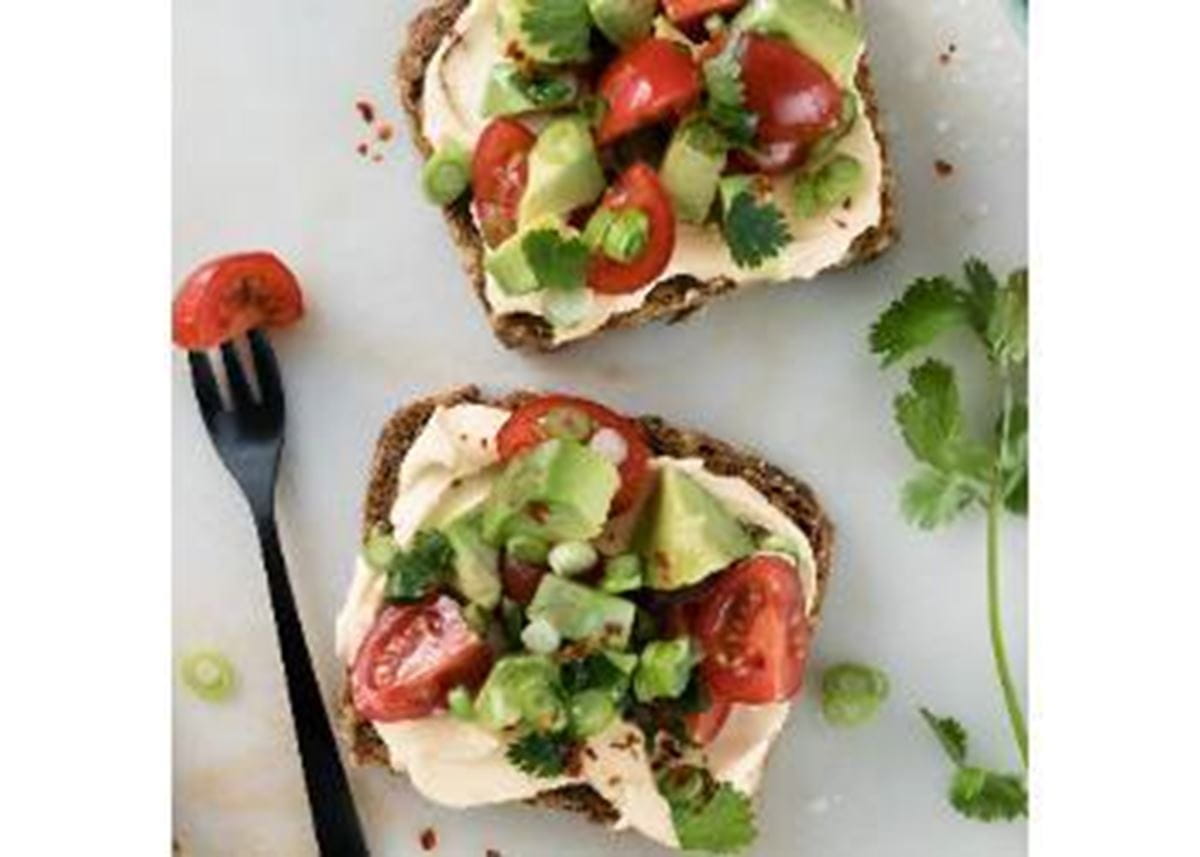 recipe image Vollkornbrot mit Avocado-Dip
